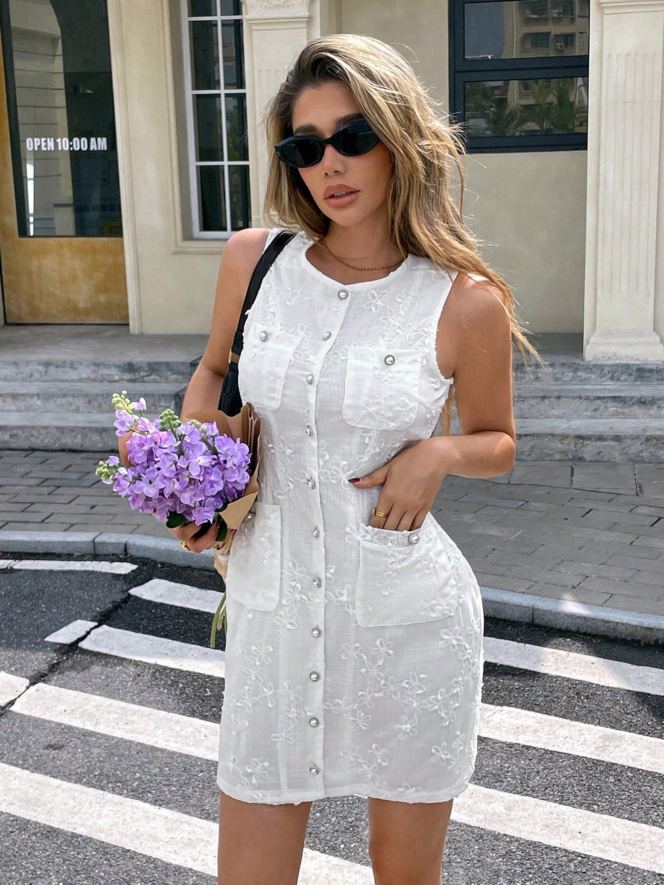 AMEA Geborduurde Mini Jurk met Bloemen