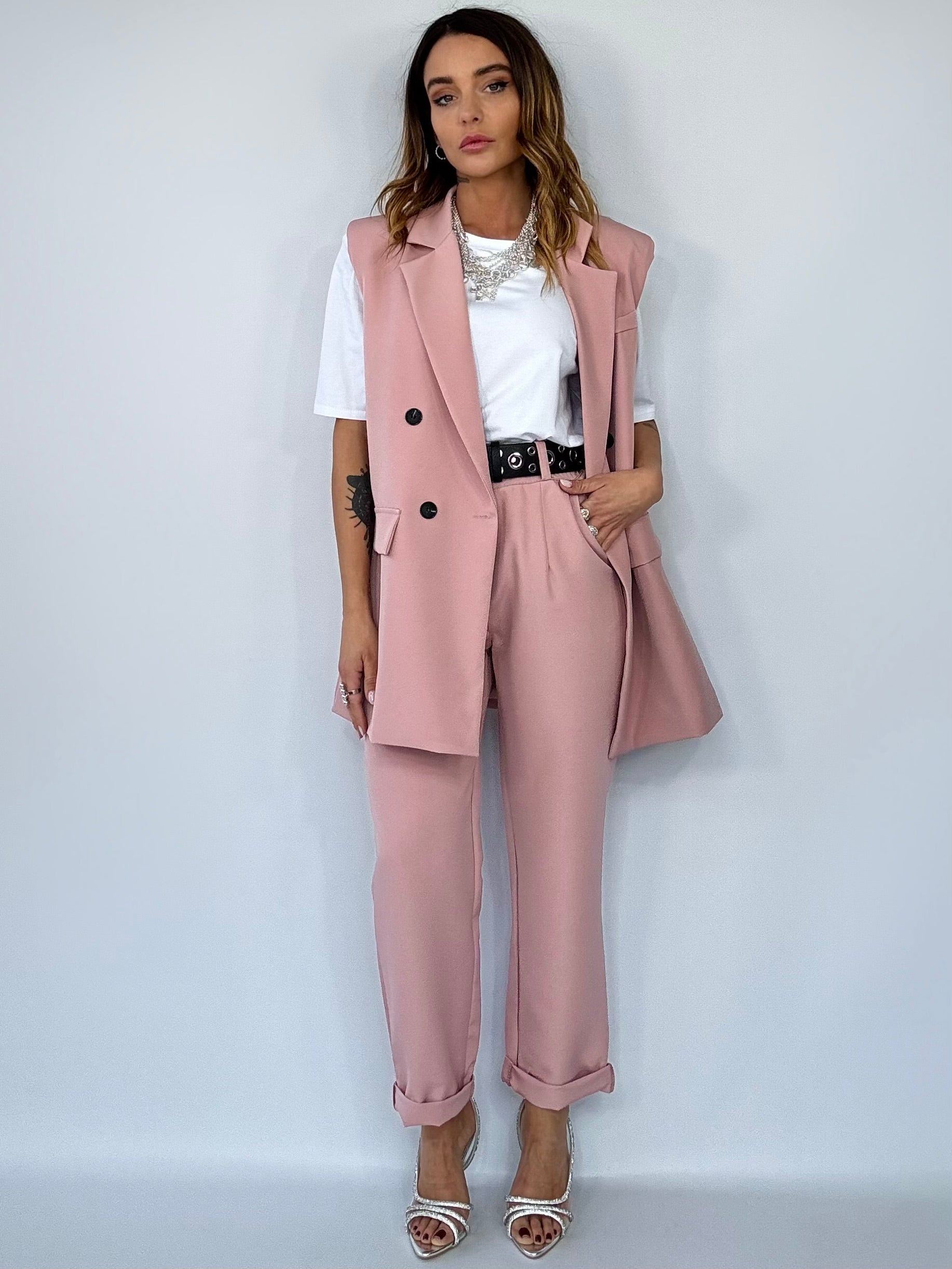 ROSELLE – Overvest en geplooide broek voor moeiteloze elegantie